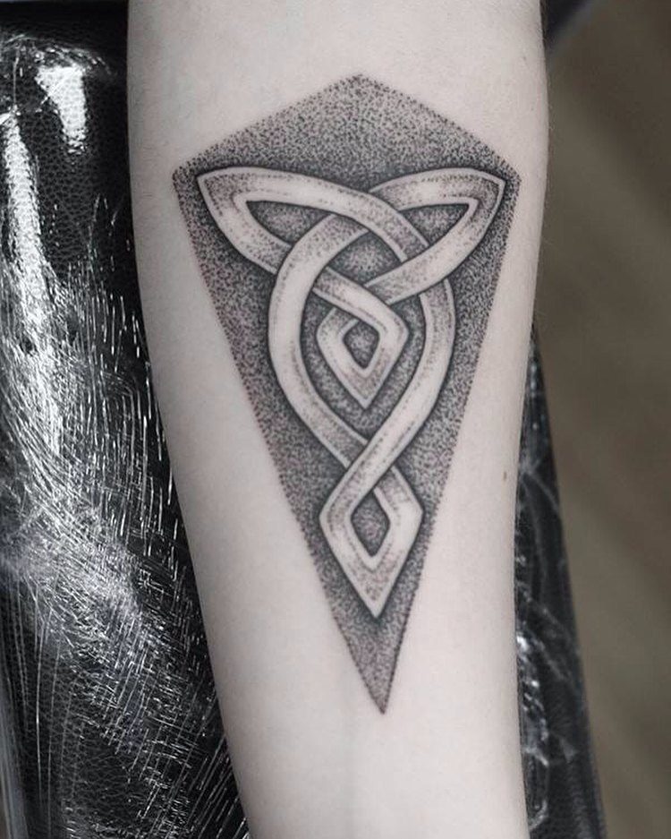 Celtic Knotwork Triangular