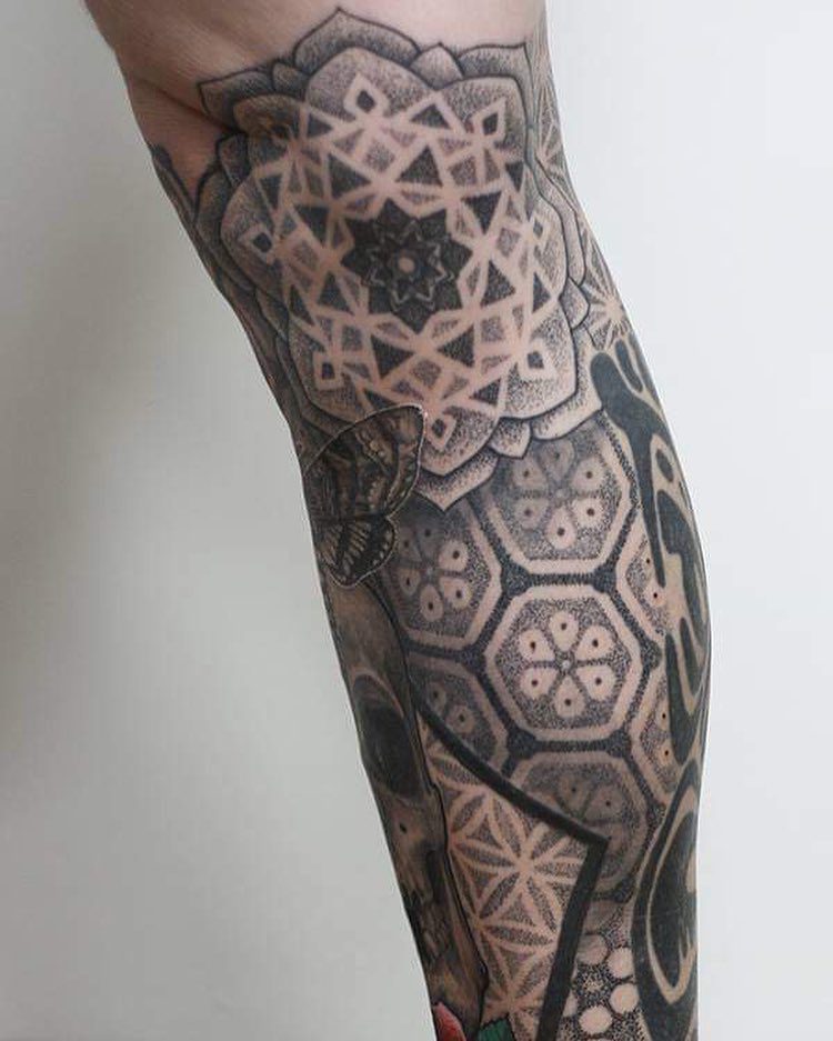 Geometric sleeve