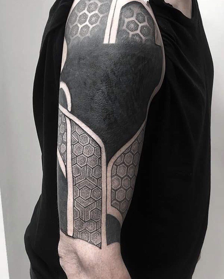 Geometric sleeve