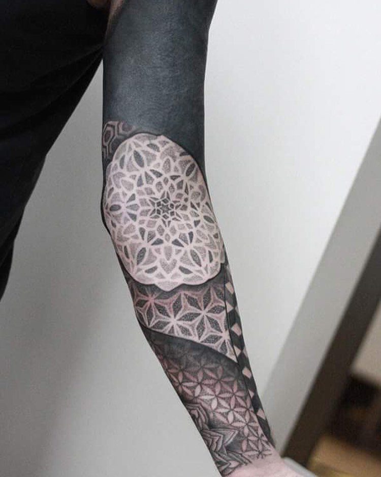 Geometric sleeve