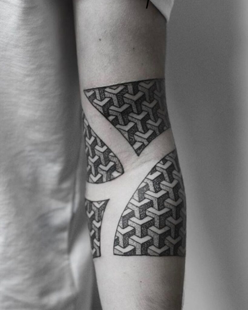 Geometric sleeve